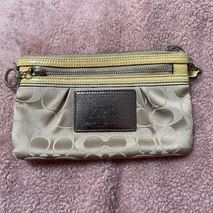 Coach Poppy wristlet